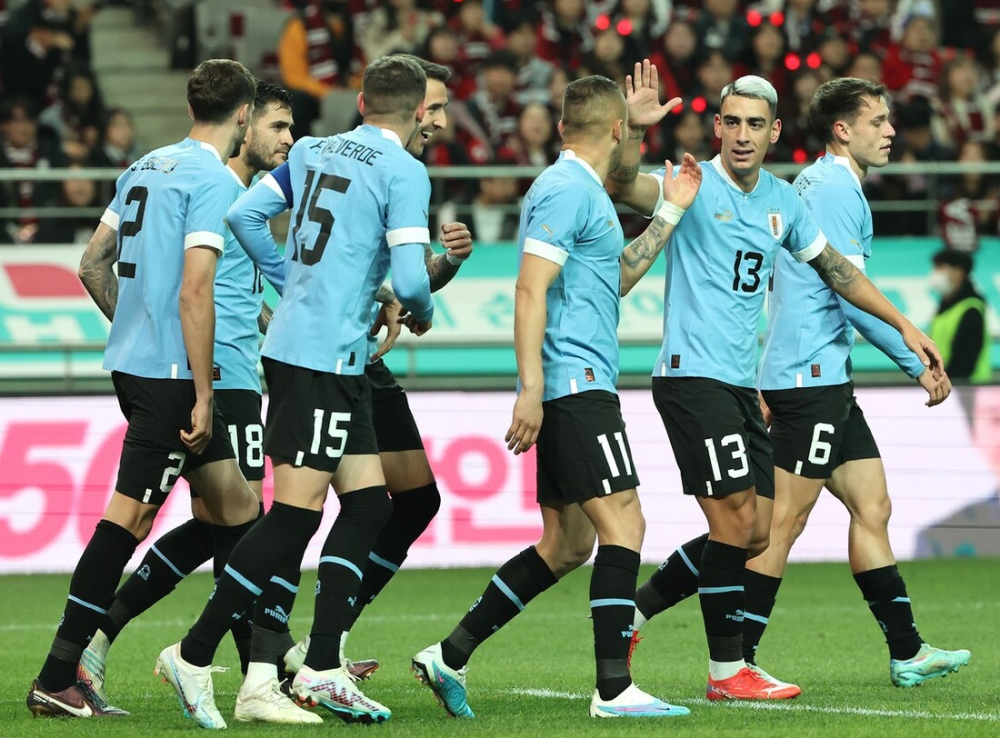 韩国鏖战乌拉圭，佩德里带队取胜