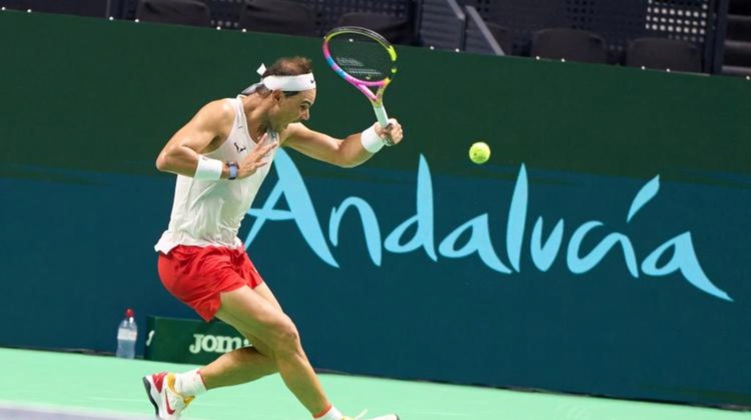 戴维斯杯力克美网，阿尔卡拉斯带队取胜