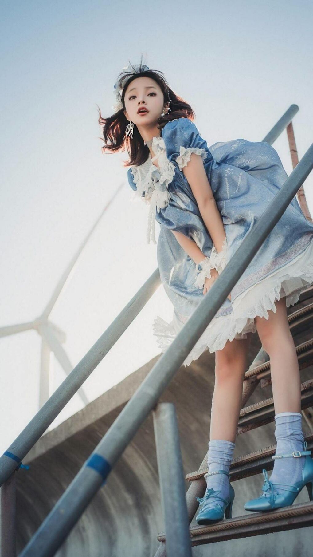 当雄狮遇见红黑,一场虚构慈善赛中的真实救赎