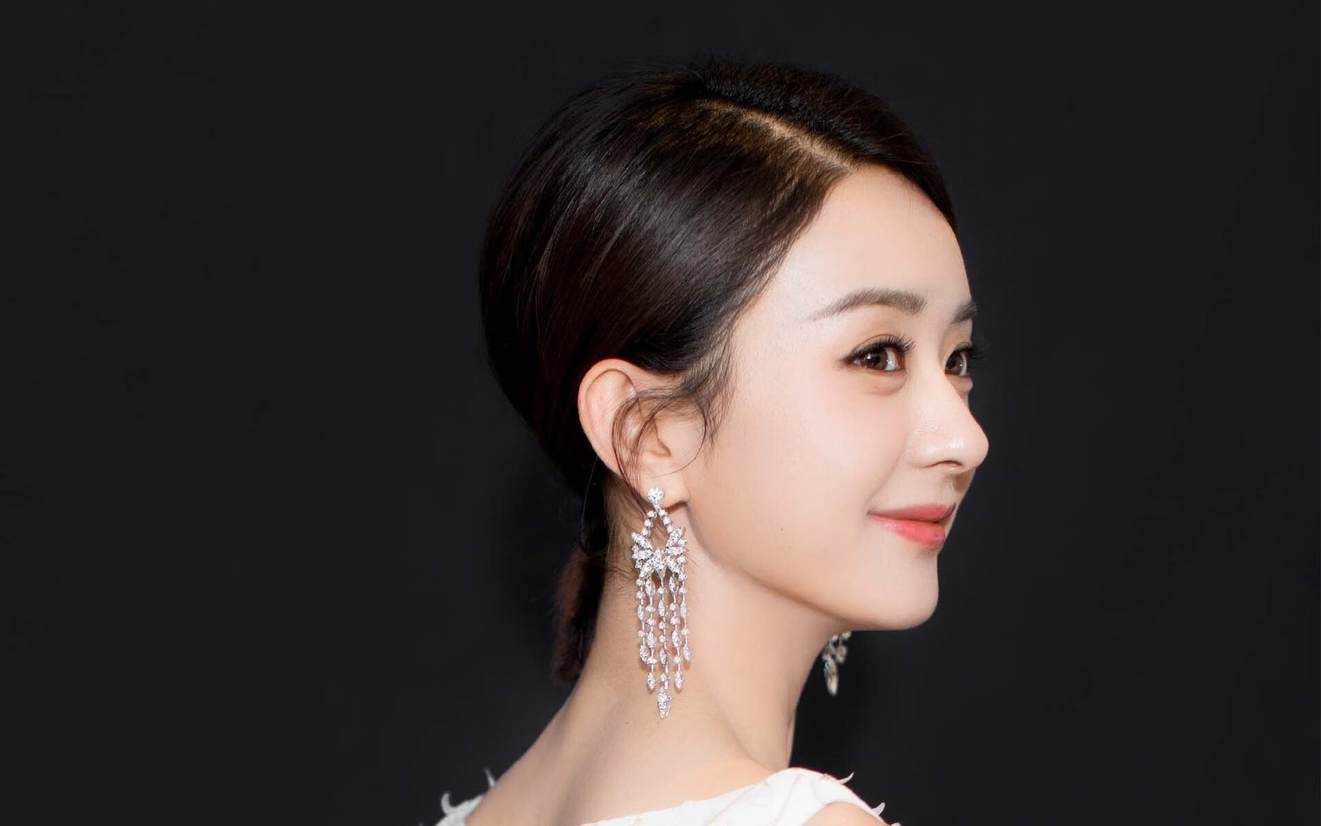 刚毅与机变,从德甲争冠的铁血对峙到开拓者逆转的绝境谋略—强者对话的两种答案