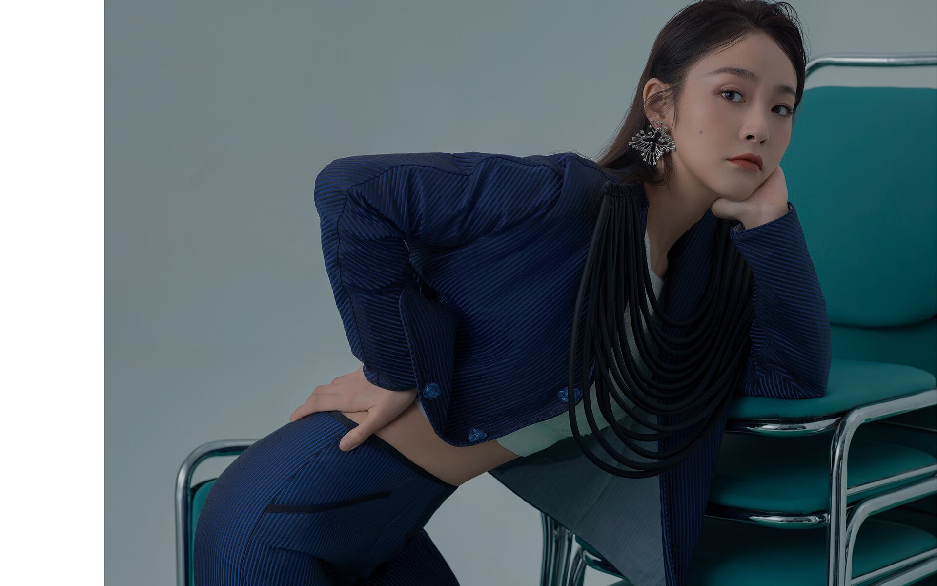 蓝白风暴降临，2026世界杯B组，厄瓜多尔如何以碾压之势击溃波兰，阿方索·戴维斯成防线灵魂